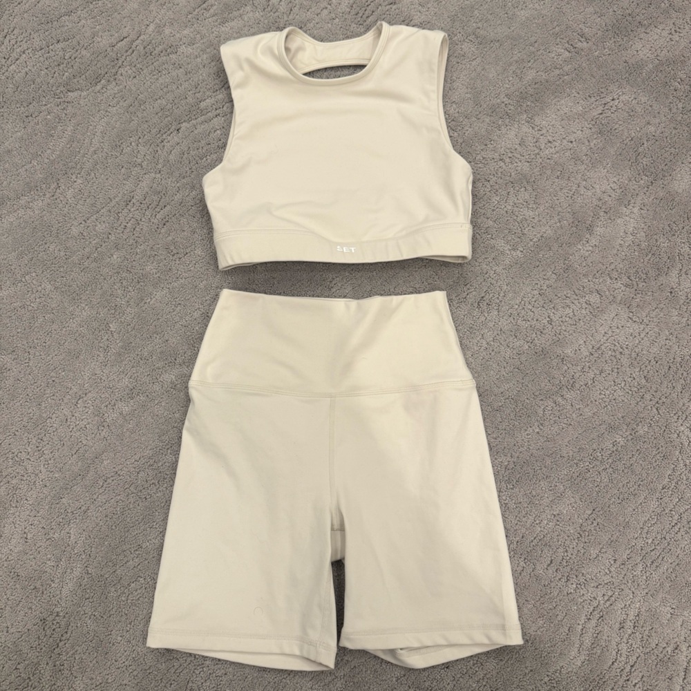 SET Active Women's Bike Shorts and Crop Top — Light Beige/Cream